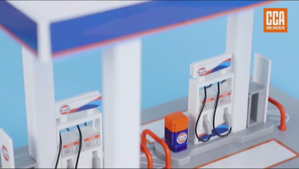 Gulf Oil Gas Station Assembly Playset McLaren P1 GTR Volvo Truck Oil Tanker SCALE 1:64